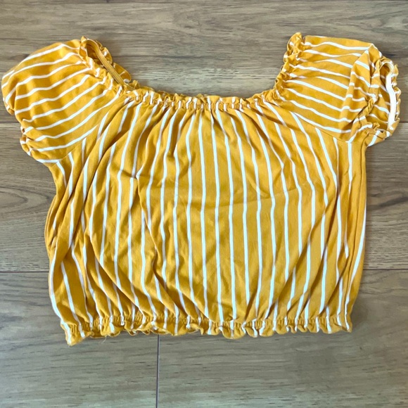 Cute off the shoulder top from American Eagle - Picture 2 of 2